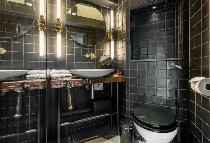 Single Basic Room, Boutique Hotel The Craftsmen