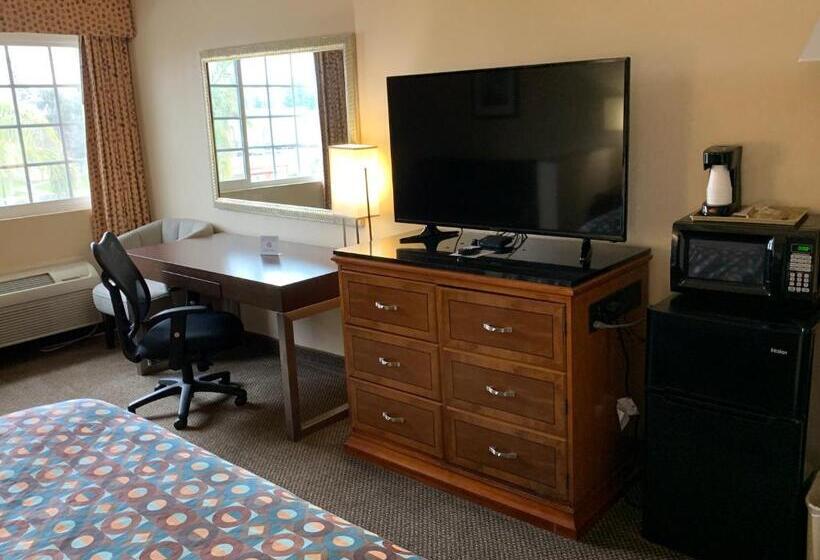 스탠다드 룸 킹사이즈 침대, California Inn And Suites Bakersfield