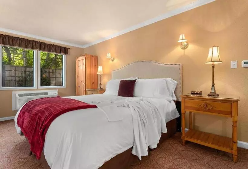 キングサイズベッドのデラックスルーム, Candlelight Inn Napa Valley