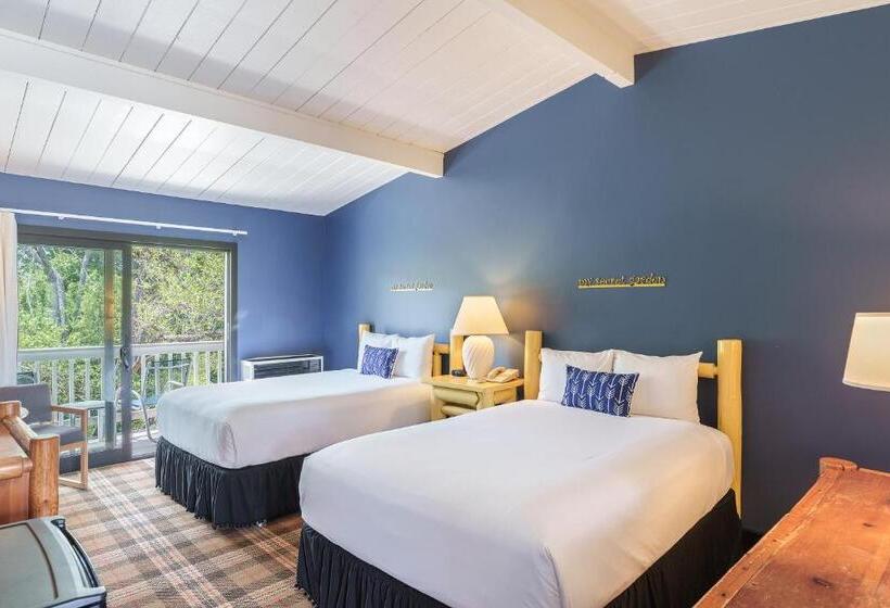 带2个双人床的标准工作室, Carmel River Inn