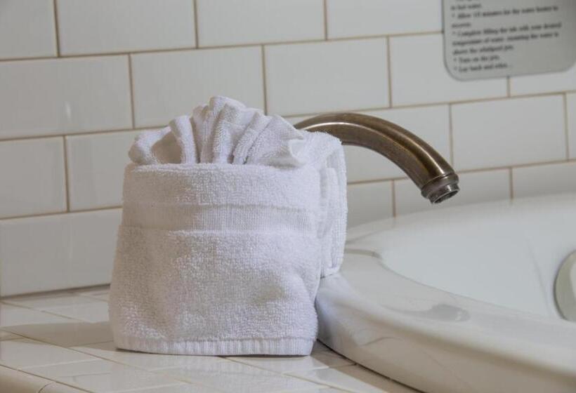 小室, Carmel River Inn