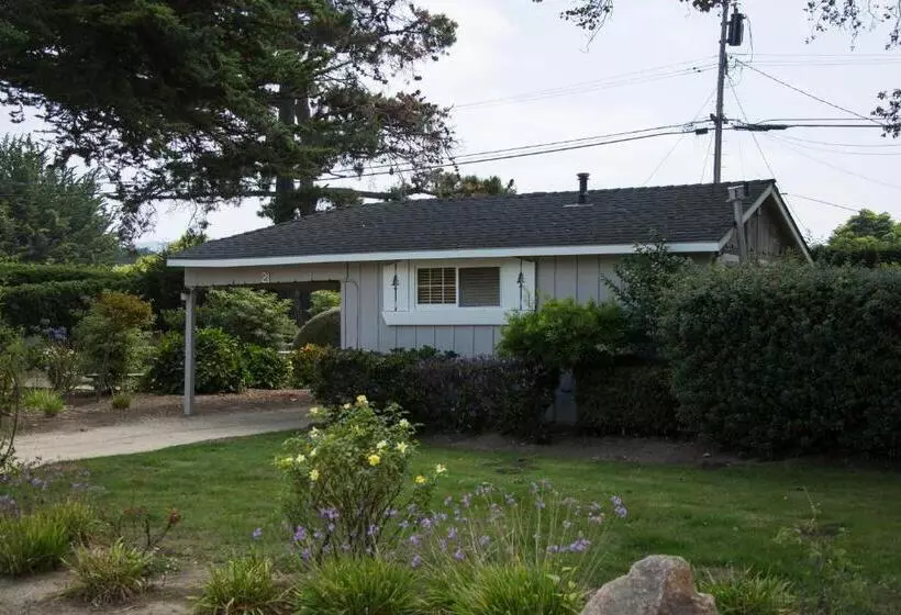 キャビン, Carmel River Inn