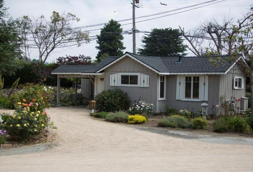 小室, Carmel River Inn