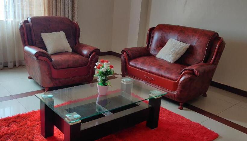 استودیوی لوکس, Airport Hotel Entebbe