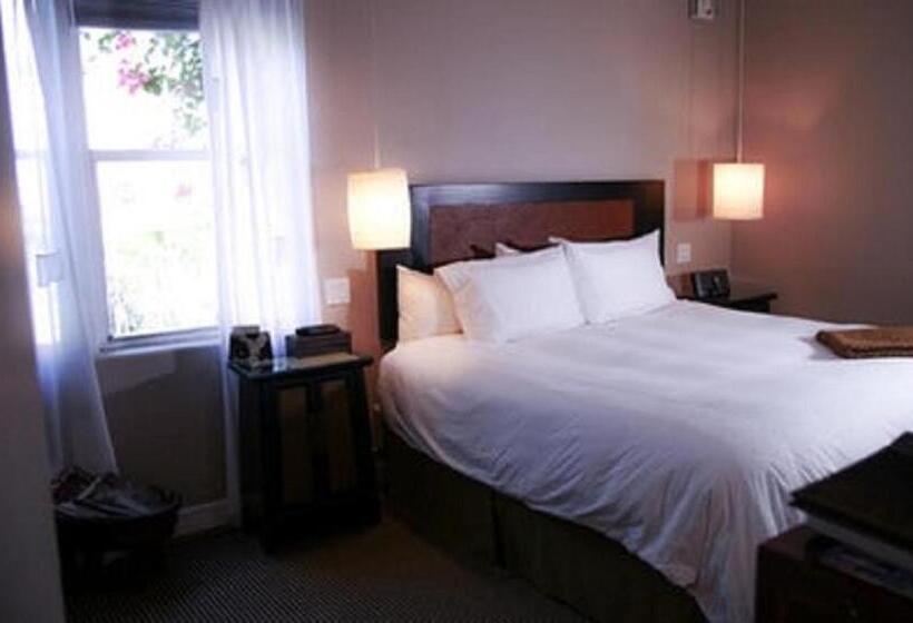 استودیوی لوکس, Airport Hotel Entebbe