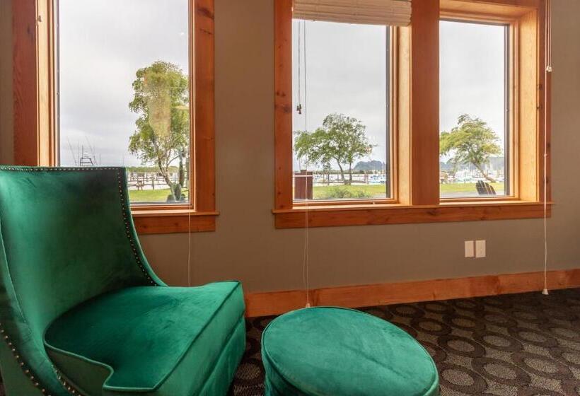 غرفة قياسية سرير كينج لذوى الإحتياجات الخاصة, At The Helm