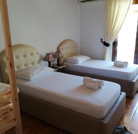 اتاق لوکس, Nako Guest House Bar&restaurants