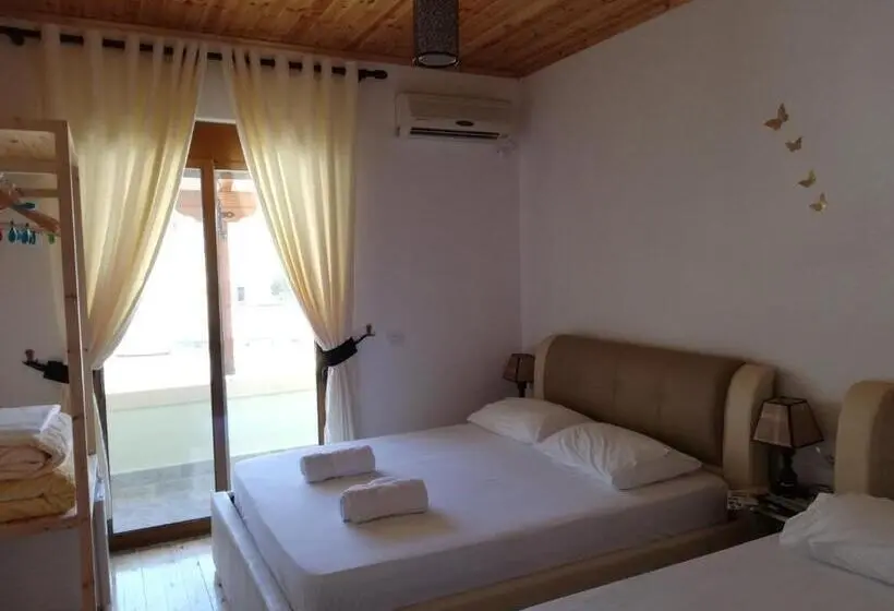 اتاق لوکس با بالکن, Nako Guest House Bar&restaurants
