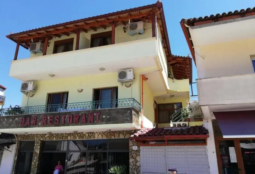 اتاق لوکس با بالکن, Nako Guest House Bar&restaurants