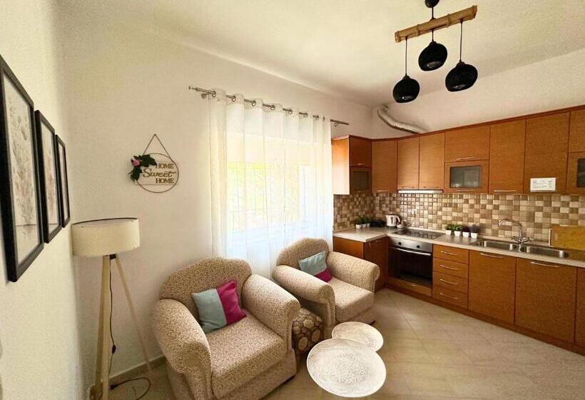 آپارتمان 2 خوابه با تراس, Viewtopia House