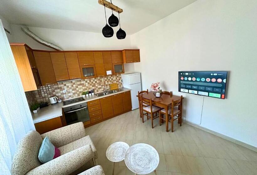 آپارتمان 2 خوابه با تراس, Viewtopia House