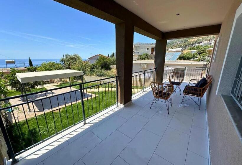 آپارتمان 2 خوابه با تراس, Viewtopia House