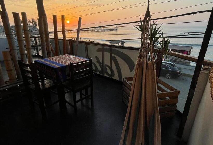 غرفة قياسية مطلّة علي البحر, Totora Surf Hostel