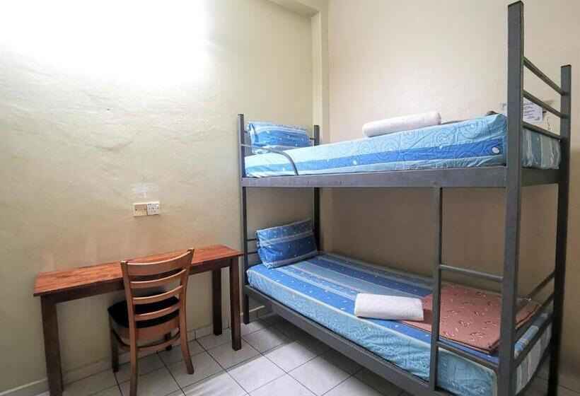 חדר סטנדרט לארבעה, Star Lodge