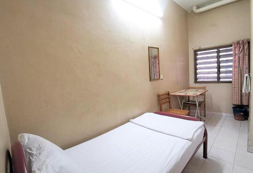 标准单人间, Star Lodge