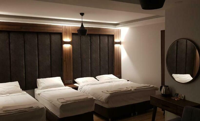 Pokój Rodzinny, Basilissis