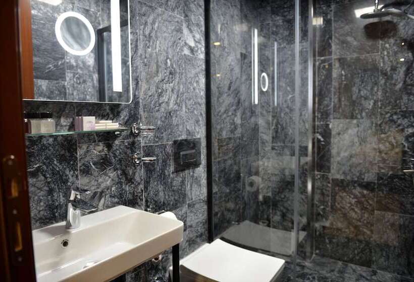 Pokój Standard, Basilissis