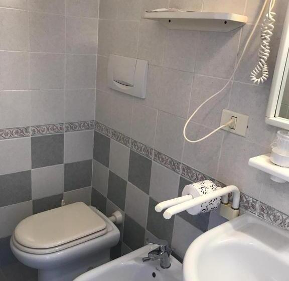 غرفة قياسية, La Barcarola