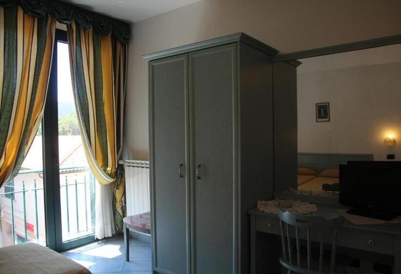 غرفة سوبيريور, La Barcarola