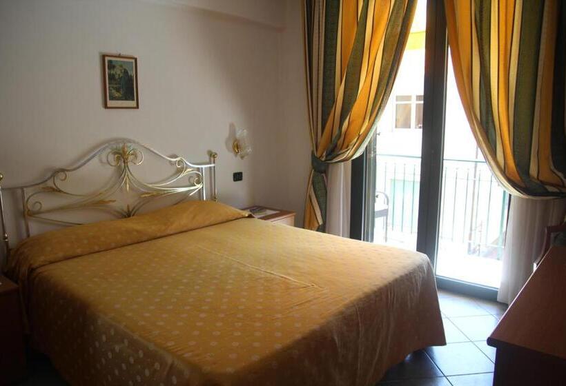 غرفة سوبيريور, La Barcarola