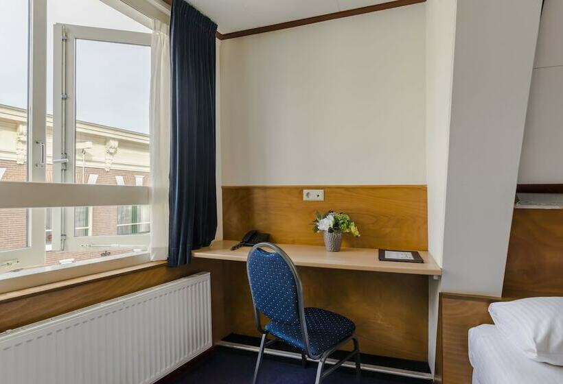 اتاق استاندارد سه نفره, Van Gelder