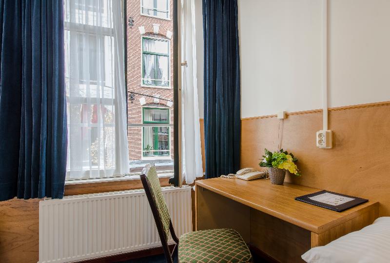 اتاق استاندارد چهار تخته, Van Gelder