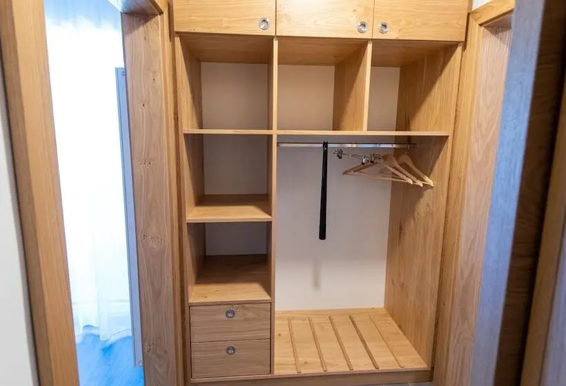 バルコニー付きスタンダードトリプルルーム, Genussgasthof Willenshofer