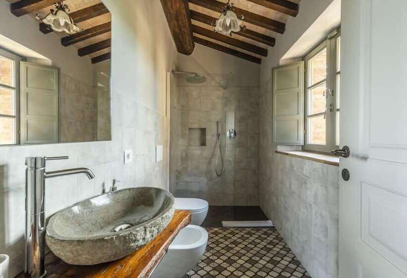Люкс Вид на Бассейн, Agriturismo Merigge Wellness & Spa Montepulciano