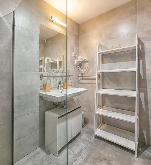 آپارتمان 1 خوابه, Timeout City