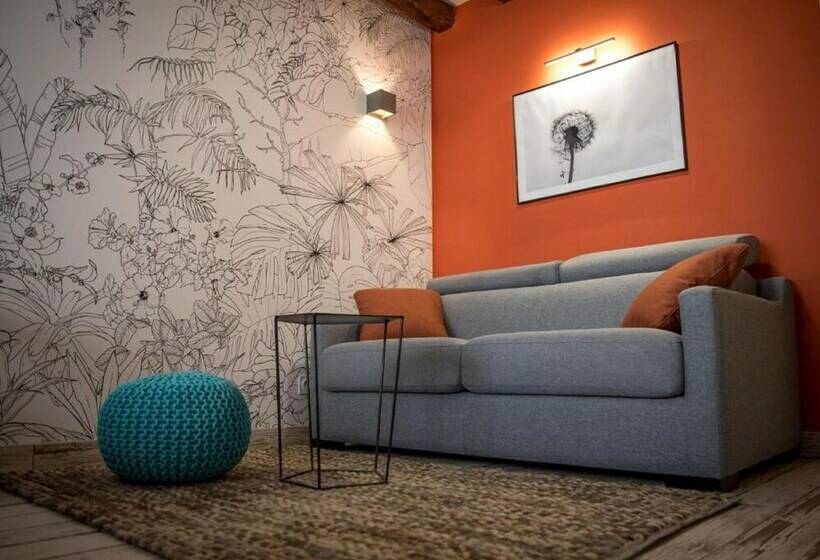 جناح جونيور, La Demalerie