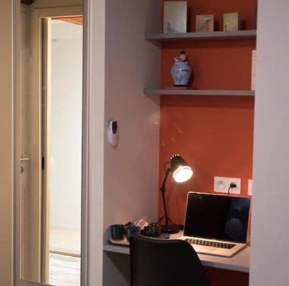 جناح جونيور, La Demalerie