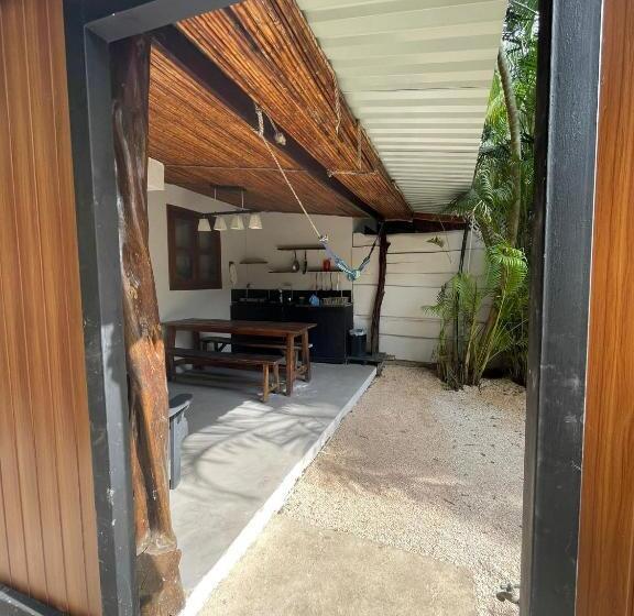 חדר קלאסי לארבעה, Beach Cabinas