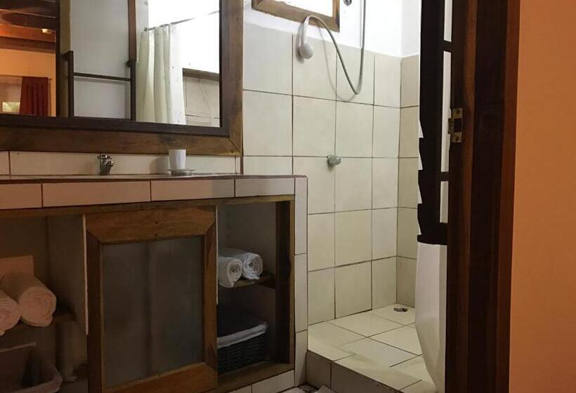 חדר קלאסי לארבעה, Beach Cabinas