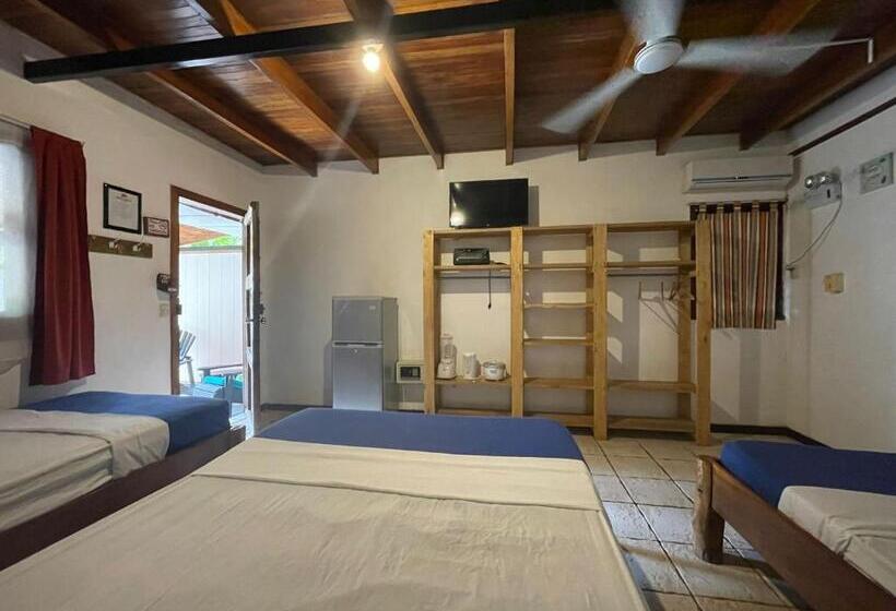 חדר קלאסי לארבעה, Beach Cabinas