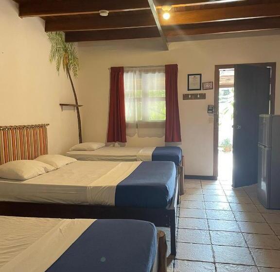 חדר קלאסי לארבעה, Beach Cabinas