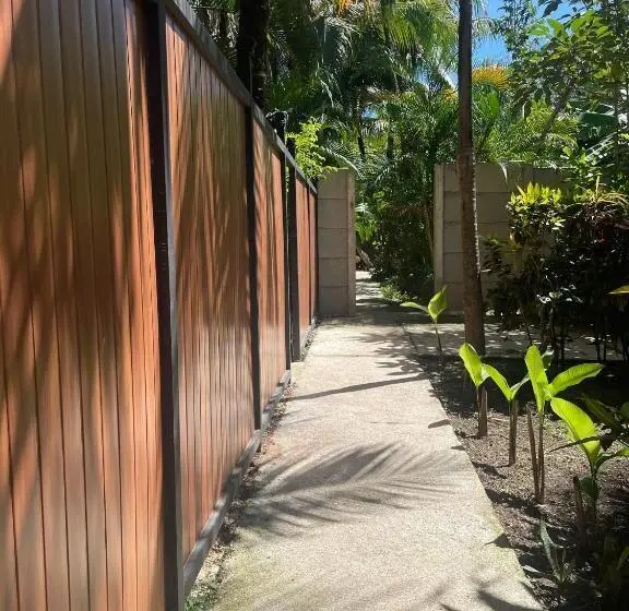 اتاق استاندارد سه تخته با چشم‌انداز باغ, Beach Cabinas