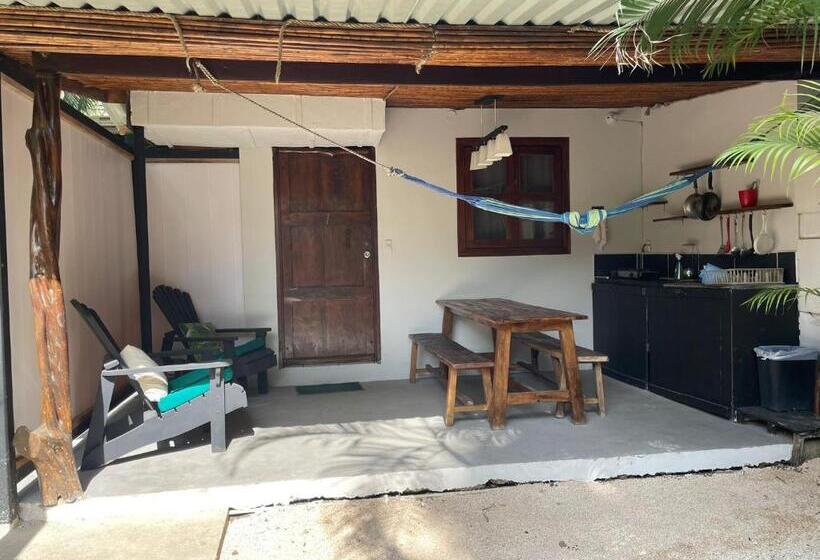 חדר קלאסי לארבעה, Beach Cabinas