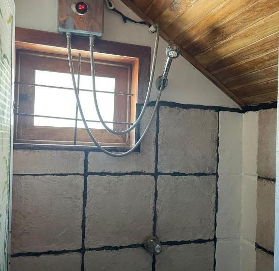 חדר בסיסי לשלושה, Beach Cabinas