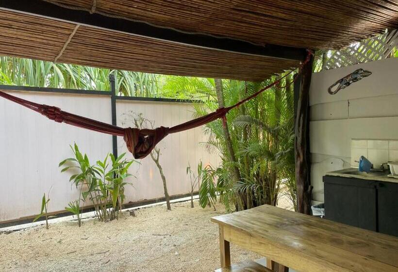 חדר לארבעה סטנדרטי עם נוף לגינה, Beach Cabinas