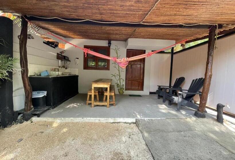 חדר לארבעה סטנדרטי עם נוף לגינה, Beach Cabinas