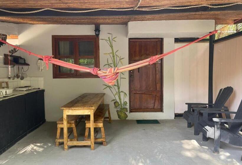 חדר לארבעה סטנדרטי עם נוף לגינה, Beach Cabinas