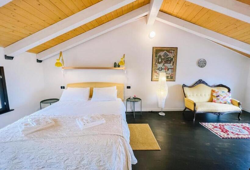 キングサイズベッドのデラックスルーム, Crudis Luxury Rooms