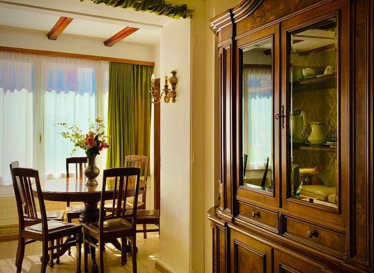 شقة غرفة واحدة, Weisses Rössli