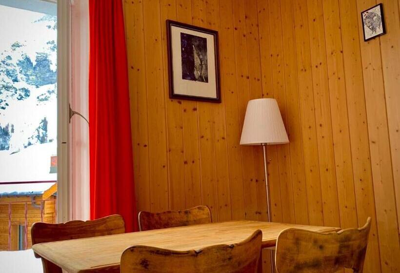 جناح عائلي, Weisses Rössli