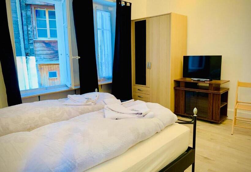 جناح عائلي, Weisses Rössli