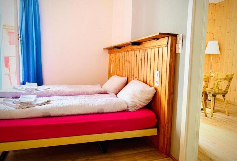 جناح عائلي, Weisses Rössli