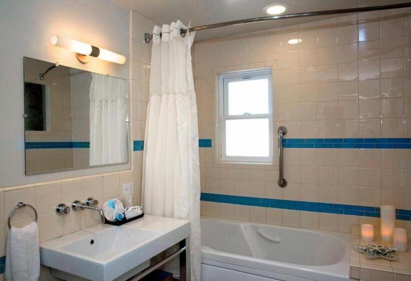 带按摩功能的小型套房, Aurora