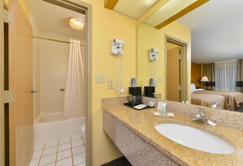 스탠다드 룸, Clarion Pointe Forsyth I75