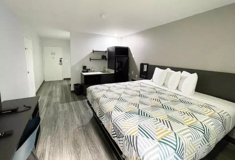 身障者適用キングサイズベッドルーム, Days Inn Little Rock South
