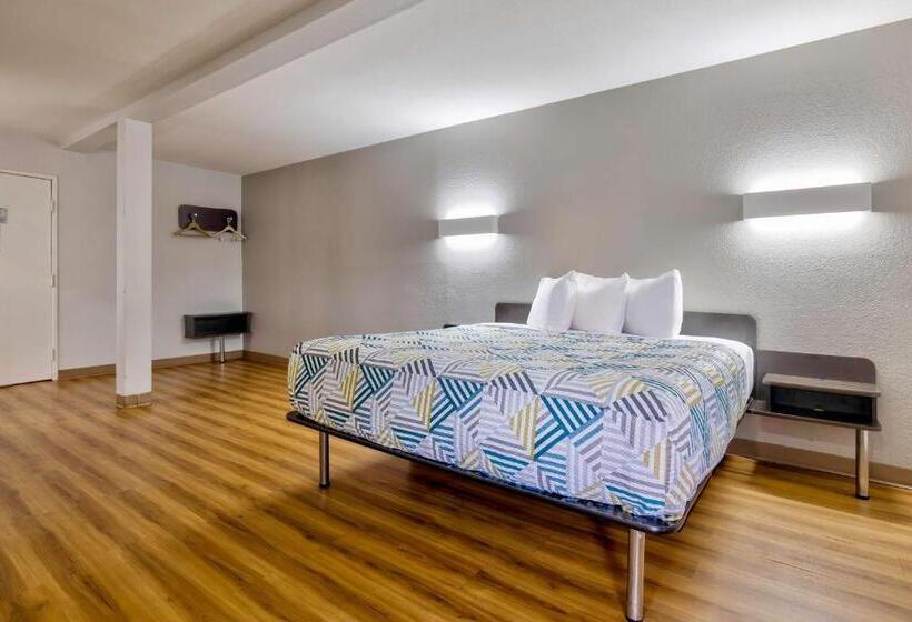 キングサイズベッドのスタンダードルーム, Days Inn Little Rock South